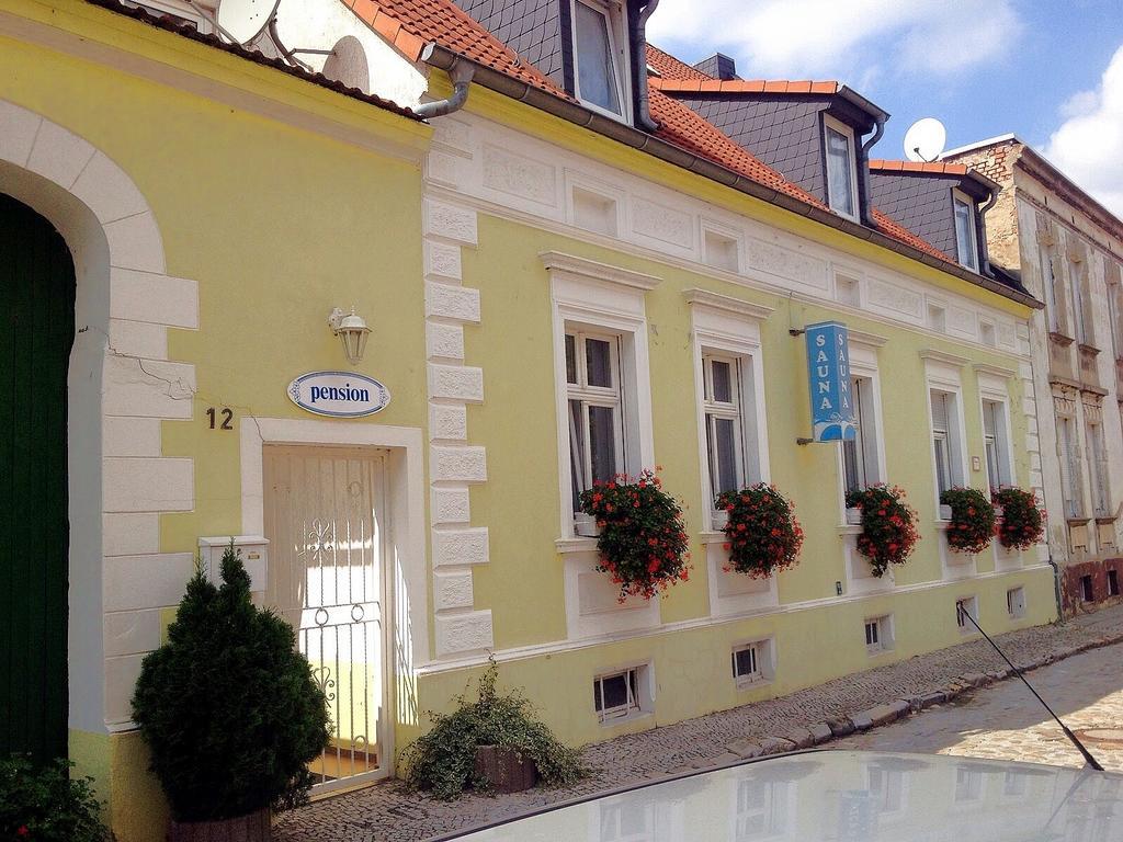 pension&sauna AM LORENZ Calbe Exterior foto