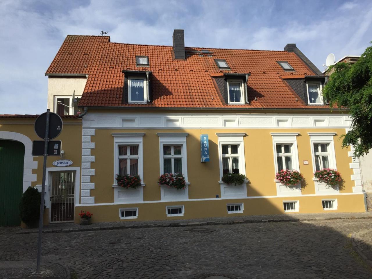 pension&sauna AM LORENZ Calbe Exterior foto